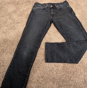 Levis Black Straight-Leg Jeans with Classic Fit 31 X 32
